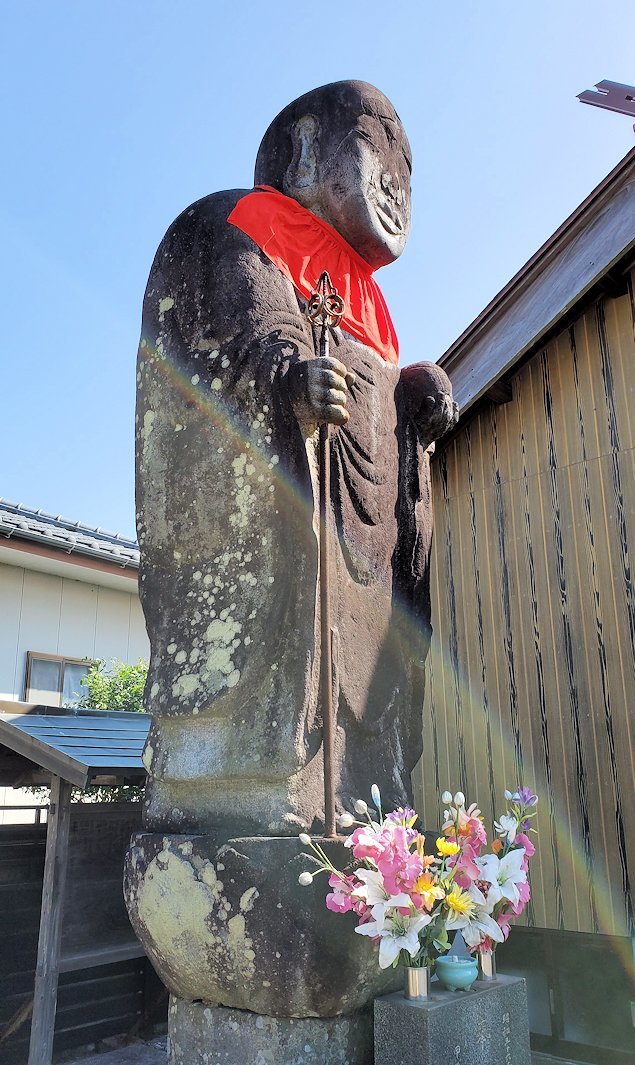 2 6mの地蔵尊 白秋の黄昏 2 6mの地蔵尊 白秋の黄昏