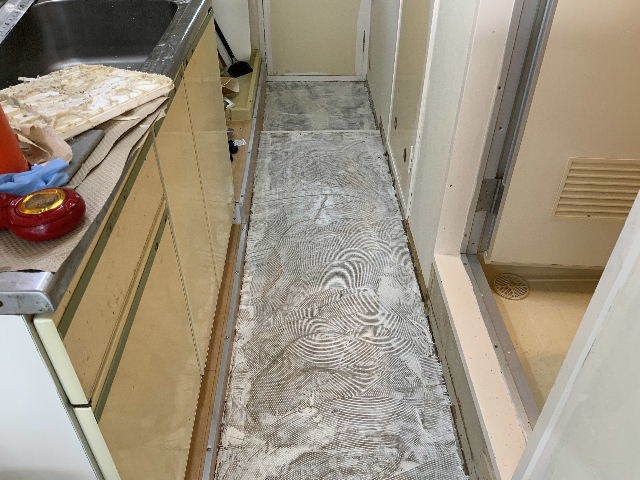 27日・貼る・外す・洗う・貼る_f0031037_17543486.jpg