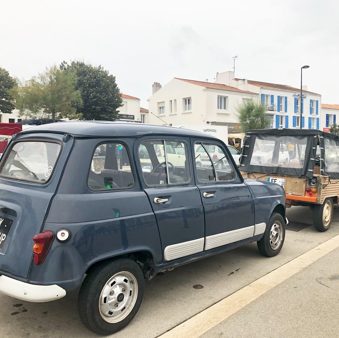 ルノー4L、フィアットパンダ、シトロエン2CV、ヴィンテージカーが現役のフランス、ユー島_a0231632_04154422.jpeg