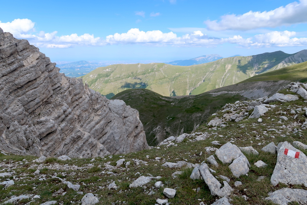 眺めみごと宮殿の名持つ岩山登り、シビッリーニ山脈 パラッツォ・ボルゲーゼ山_f0234936_06493100.jpg