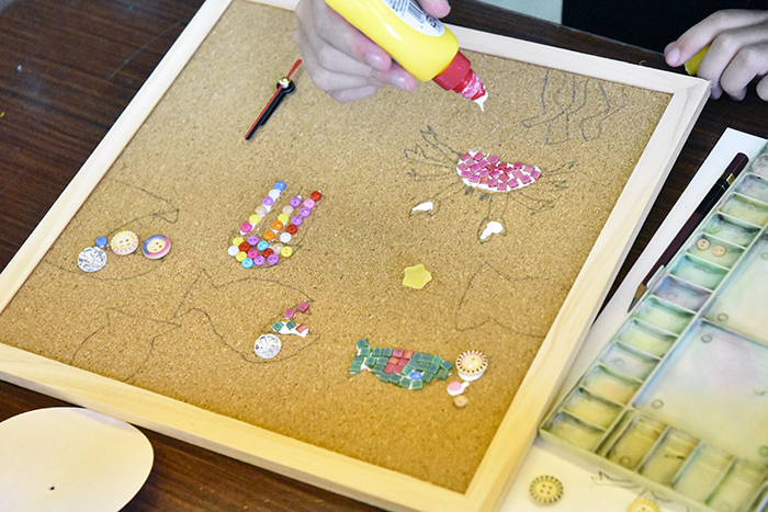 こども特別講座「窓が光る家の貯金箱を作ろう!」_b0212226_11050155.jpg