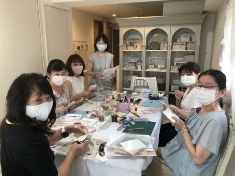 日本リボン刺しゅう協会サロンでの認定講師さんによる初ワークショップ_a0157409_20230473.jpeg