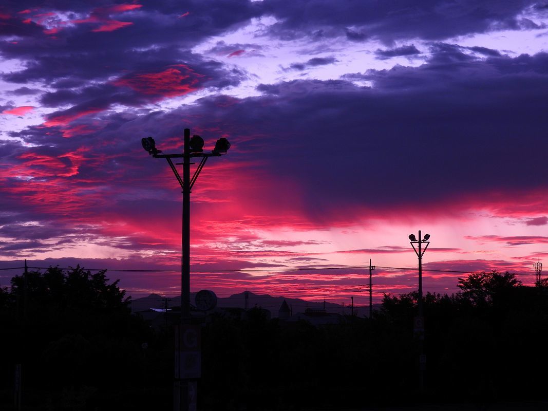 赤い朝焼け ８月１０日の夜明け前 私のデジタル写真眼