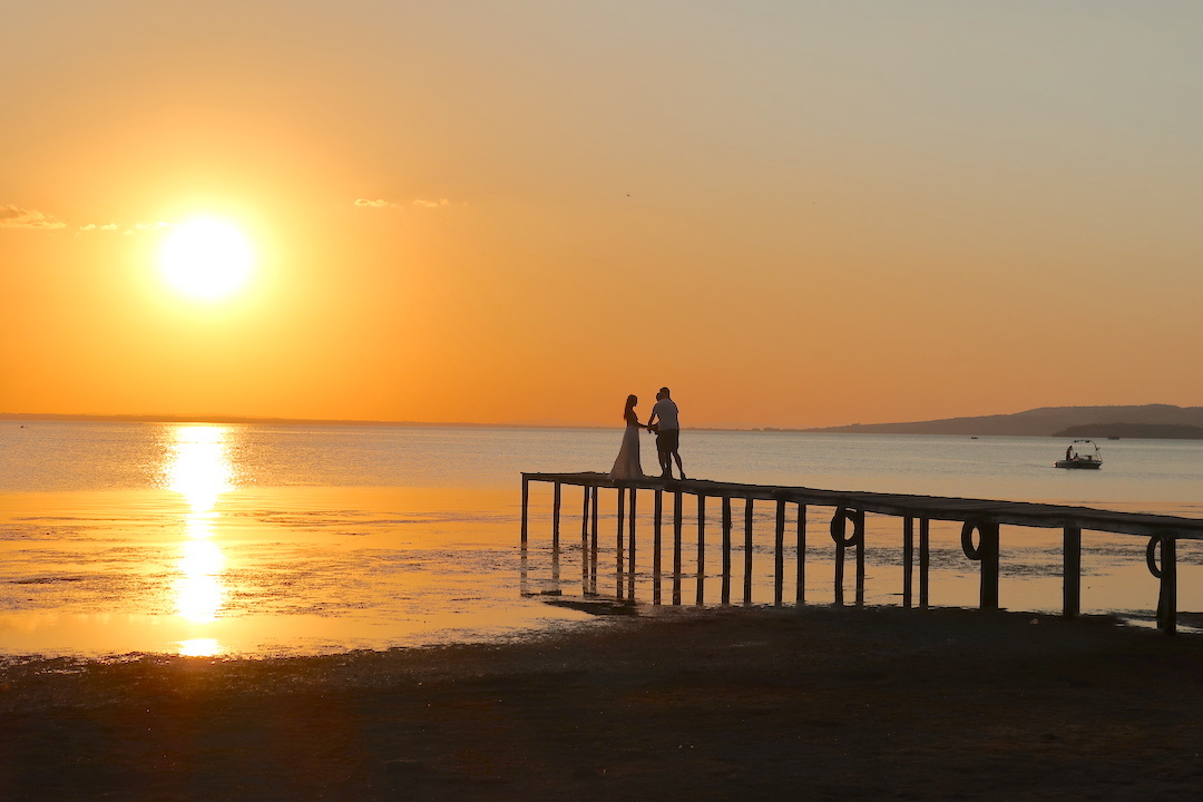 湖の夕焼け・赤い月美しい夏の宴、トラジメーノ湖_f0234936_17350428.jpg