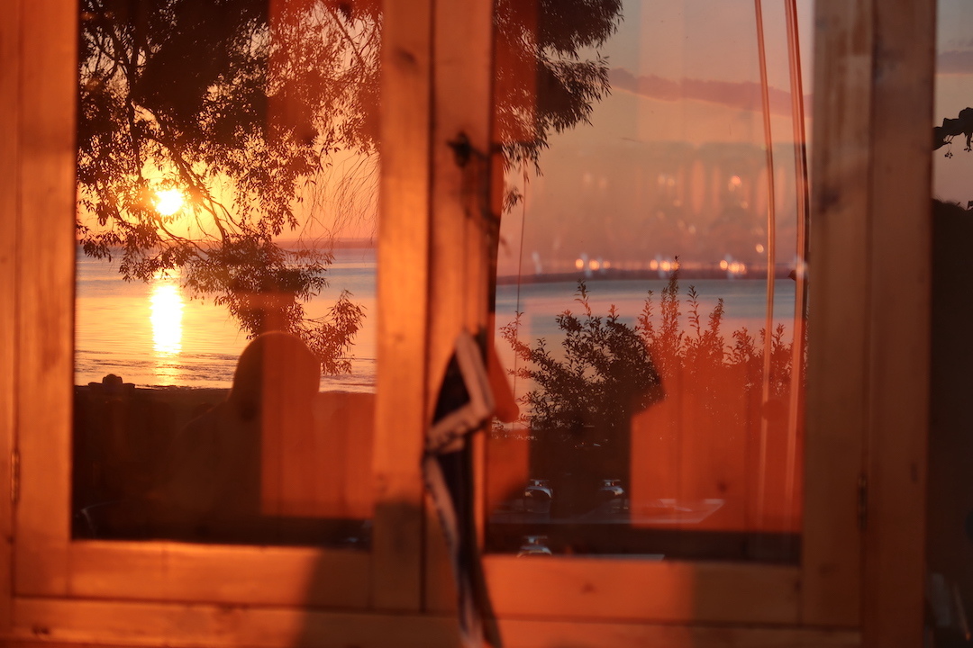 湖の夕焼け・赤い月美しい夏の宴、トラジメーノ湖_f0234936_17564263.jpg