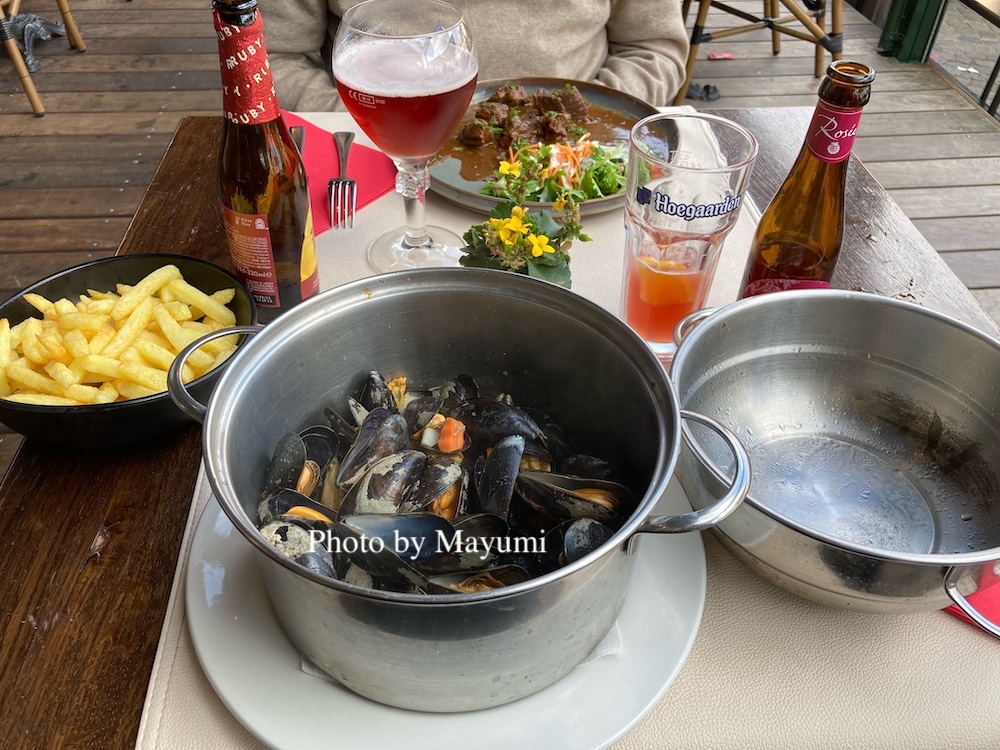 ムール貝の白ワイン蒸しとワッフル ブルージュ ローマより愛をこめて ムール貝の白ワイン蒸しとワッフル ブルージュ ローマより愛をこめて