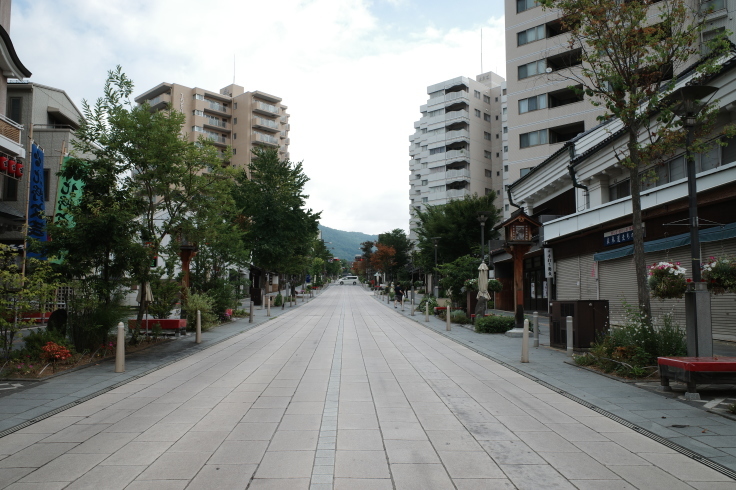 ブロンプトンと夏の長野県へ その11 ~ 朝の善光寺_a0287336_12433635.jpg
