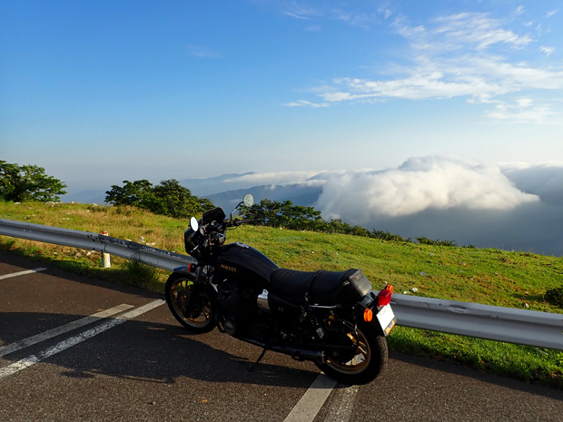 Xs1100s 4 伊吹山ドライブウエイ 雲海 小生の備忘録