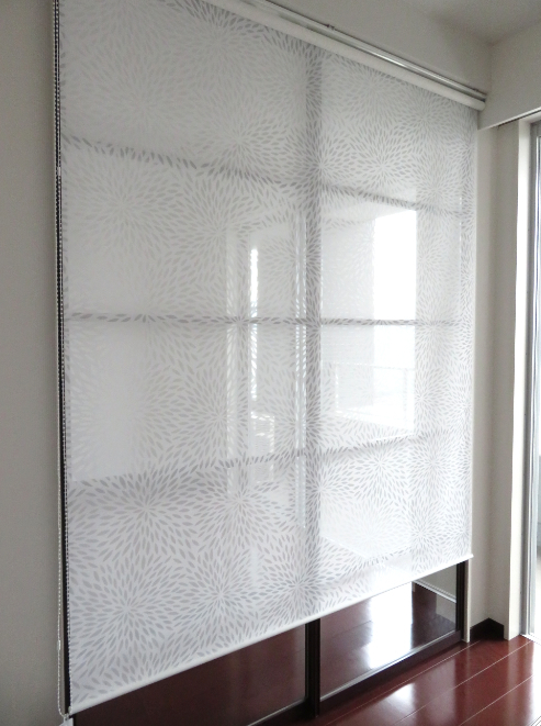 『むじな菊』柄の『ロールスクリーン』を納めました by interior styling of bright_c0157866_18045727.jpg