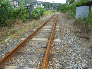 レールも錆びる_e0175370_09053162.jpg