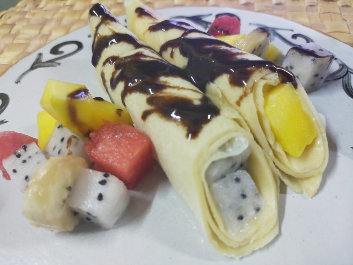 食ING情報☆絶品フィッシュ＆チップスと超得フルーツクレープ＠OnederzCafe(シェムリアップ)_e0408534_22190143.jpg