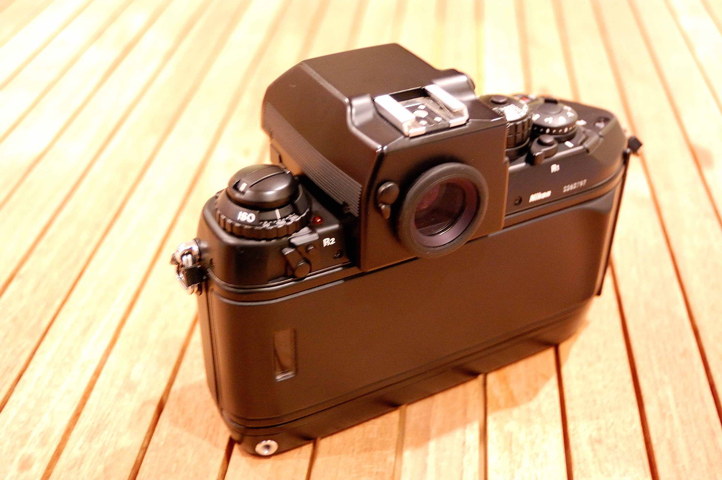 どうしても気になるNIKON F4 : カメラとワインと時々・・・・ どうしても気になるNIKON F4 : カメラとワインと時々・・・・