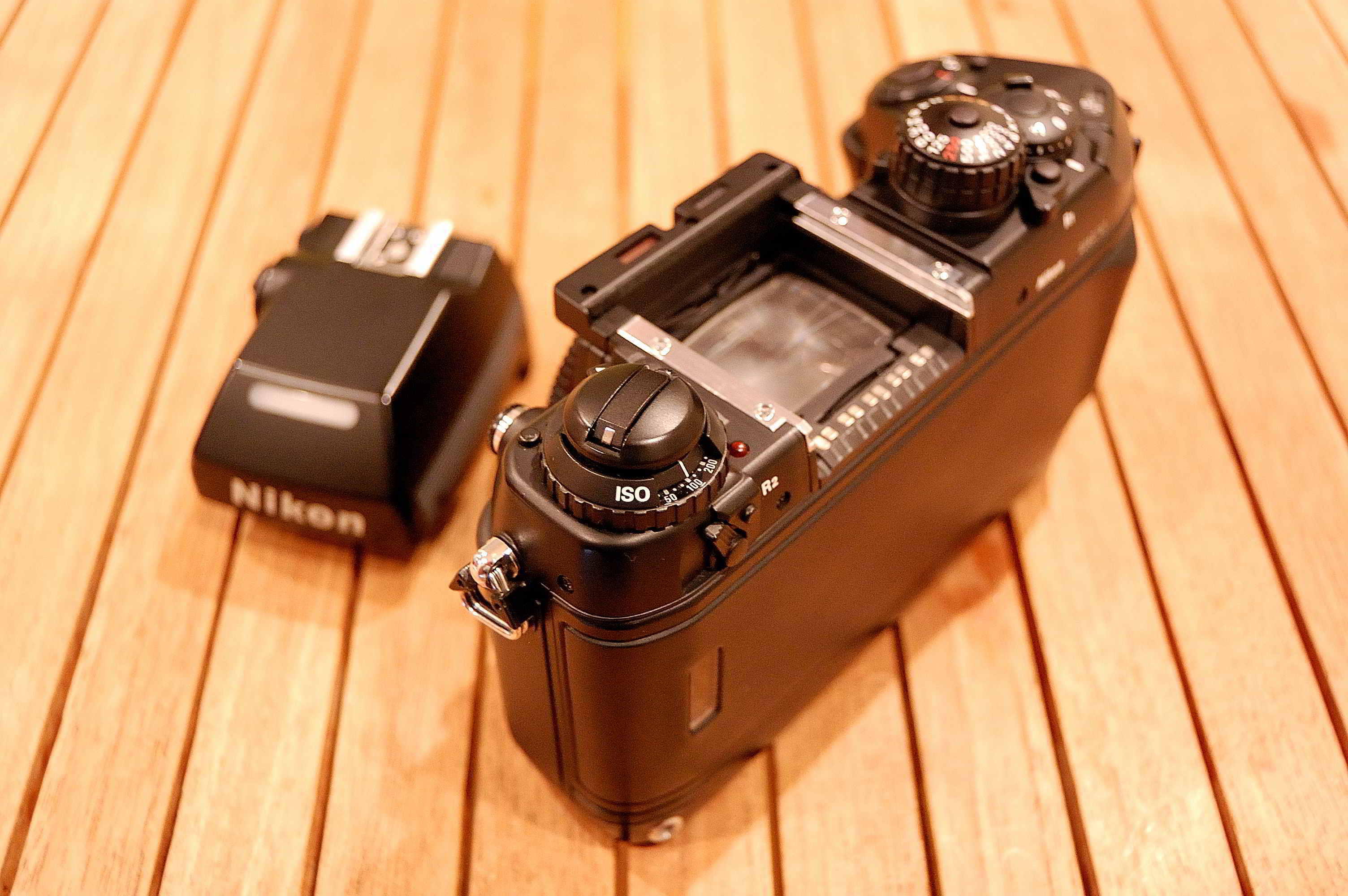 どうしても気になるNIKON F4 : カメラとワインと時々・・・・ どうしても気になるNIKON F4 : カメラとワインと時々・・・・