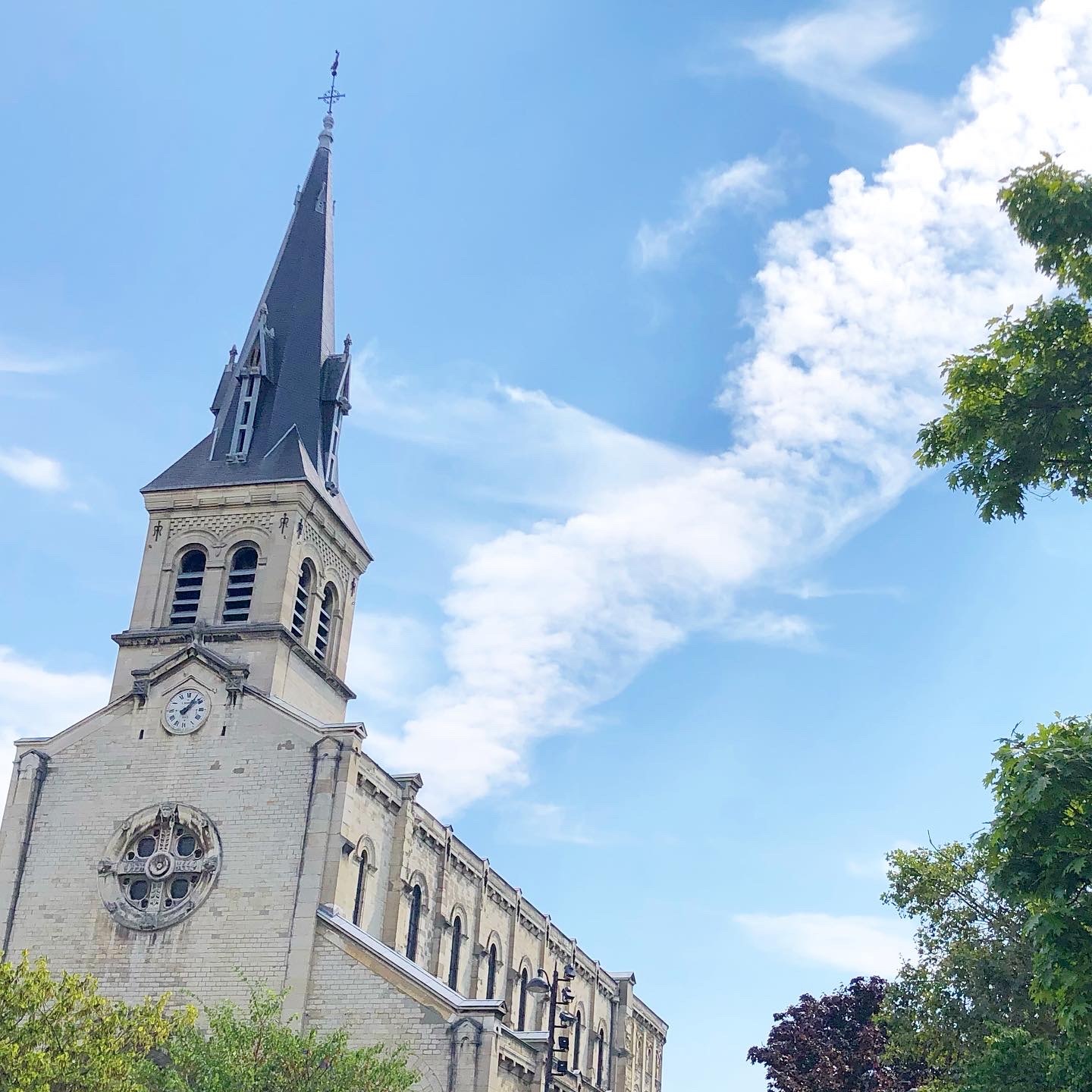 8月15日聖母の被昇天の祭日までは夏休み。 フランス人のバカンス考_a0231632_16345174.jpeg