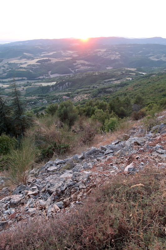 急ぎ登り夕日見送るテッツィオ山_f0234936_23504928.jpg