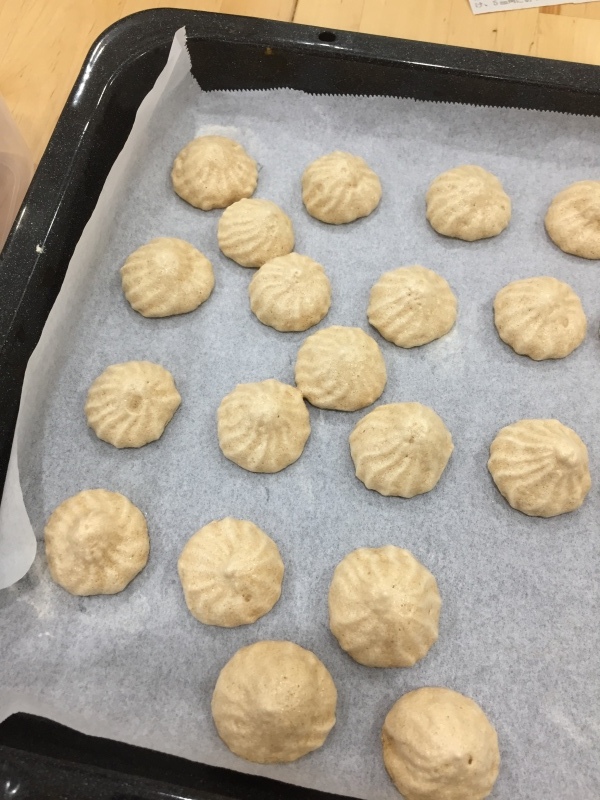 メレンゲクッキーと昔のマカロン お菓子を作りに来ませんか By Ke Ku Ke Ku