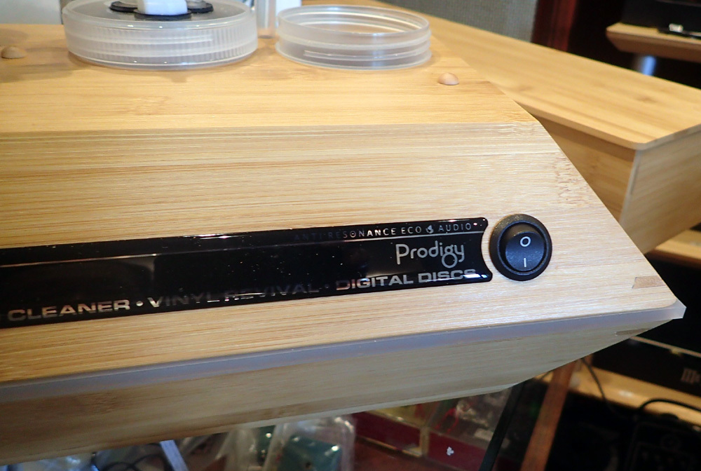 キース モンクス『Prodigy』 店頭に展示しました。_b0262449_13144902.jpg