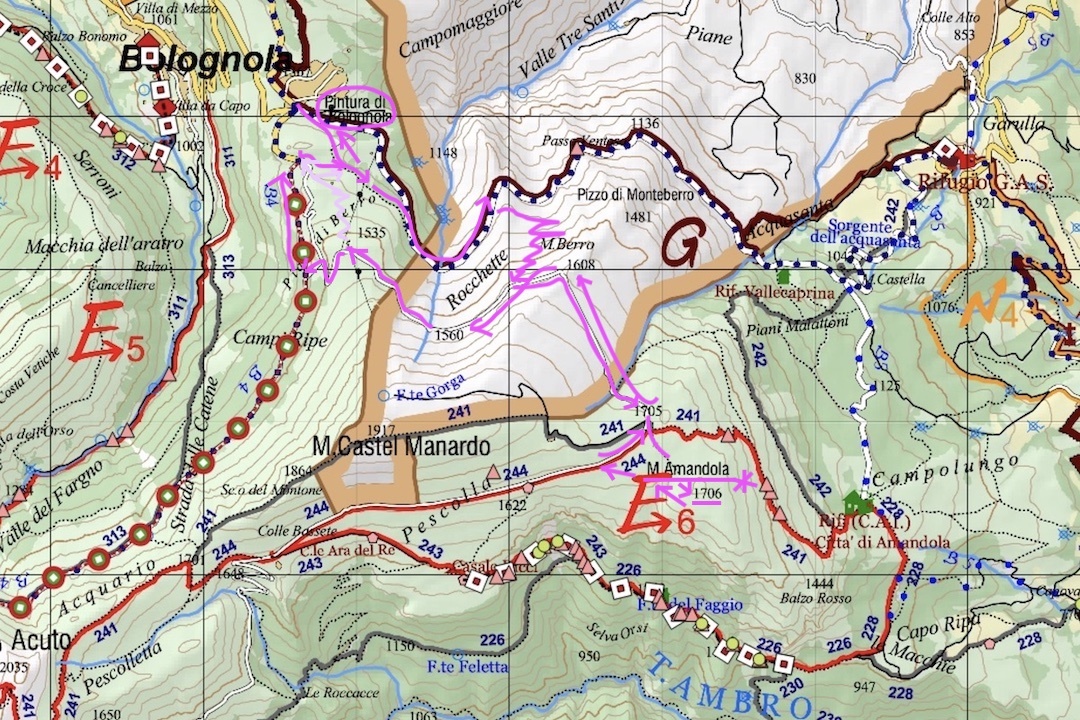 青い海見晴らし山歩き登るアマンドラ山、シビッリーニ山脈_f0234936_07552534.jpg