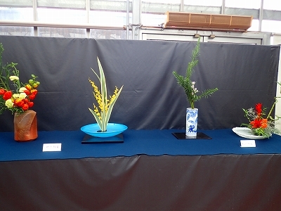 華やかに、いけばな展_f0203094_09231799.jpg
