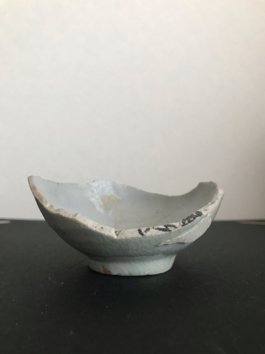 高台が魅力の初期伊万里陶片 : 骨董うまこし 高台が魅力の初期伊万里陶片 : 骨董うまこし