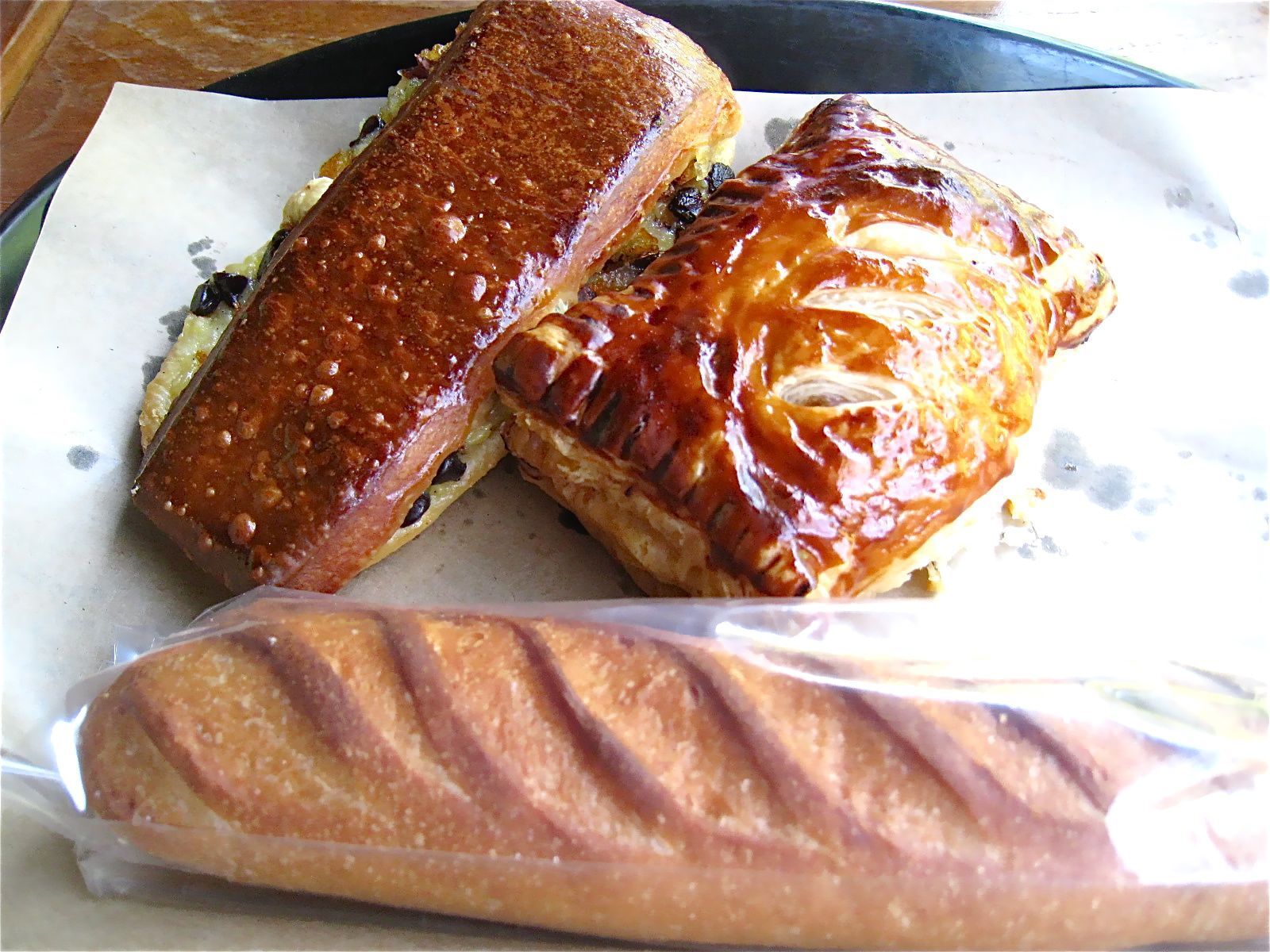 森の中に佇むブーランジェリー。──「ベーカリー&レストラン 沢村 軽井沢ハルニレテラス 」_d0352022_15264993.jpeg