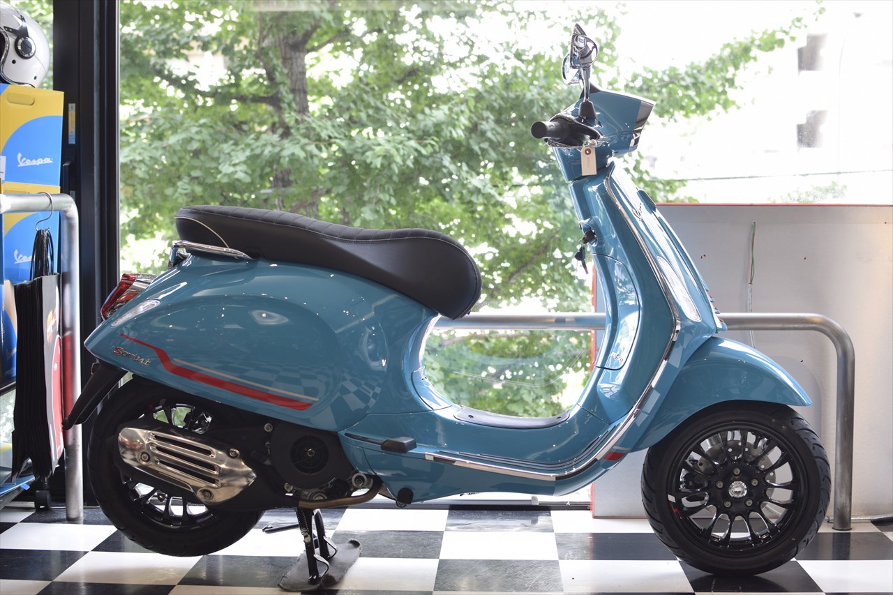 ベスパ Sprint150abs 新色 アウダーチェブルー 入荷 Scsブログ