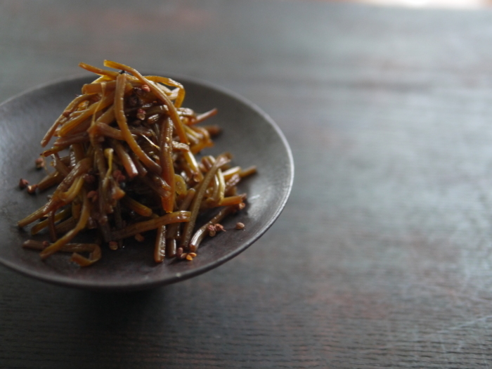 お茶の実 みつけた お茶をどうぞ お茶の実 みつけた お茶をどうぞ