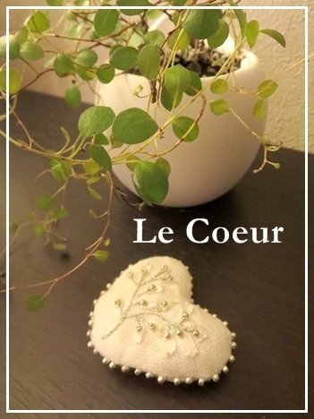 レッスン作品 リボン刺繍のティッシュケース_f0305451_21431414.jpg