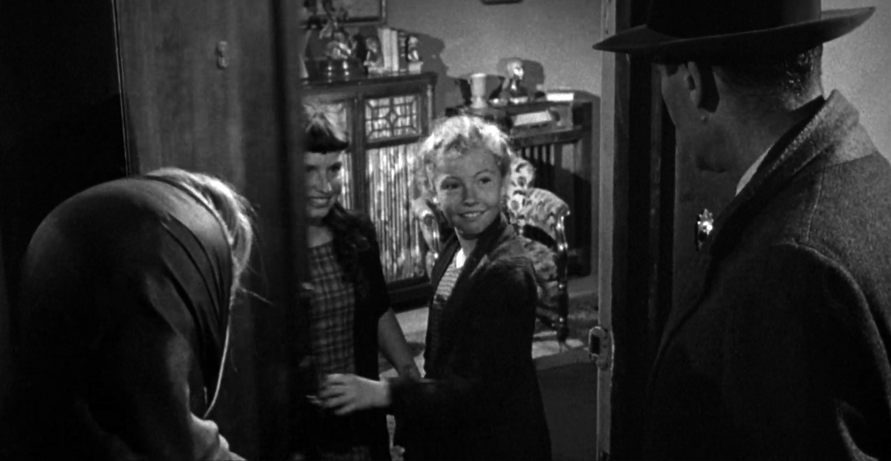 チューズデイ・ウェルド(Tuesday Weld)「間違えられた男」(1956)_e0042361_17042541.jpg