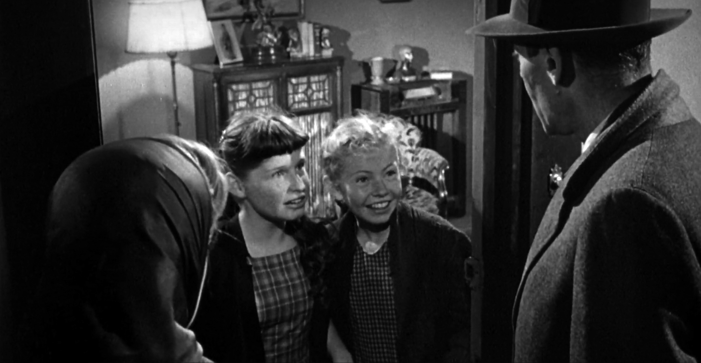 チューズデイ・ウェルド(Tuesday Weld)「間違えられた男」(1956)_e0042361_17044720.jpg