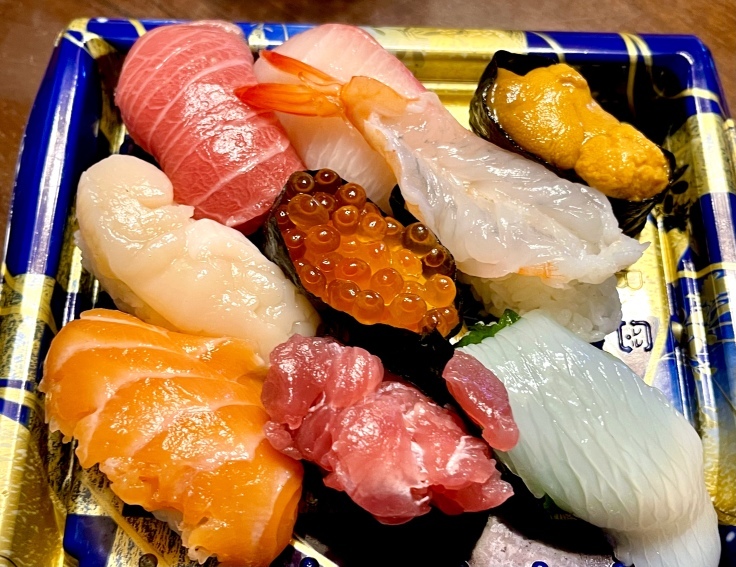 土曜のシメは…スーパーのお寿司!!_c0212604_18042077.jpeg