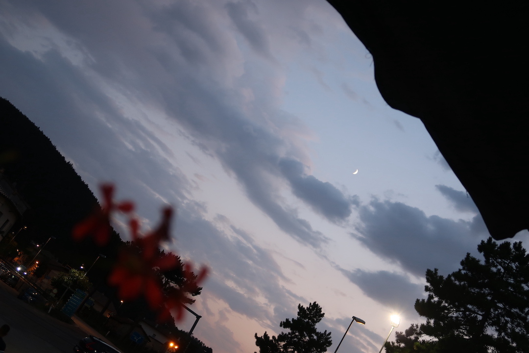 思い出の店で夕食 山で雨に降られたあとで、泊まったのはなんと17年前_f0234936_05245216.jpg