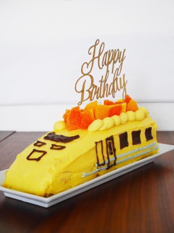 ドクターイエローケーキ This Is Delicious
