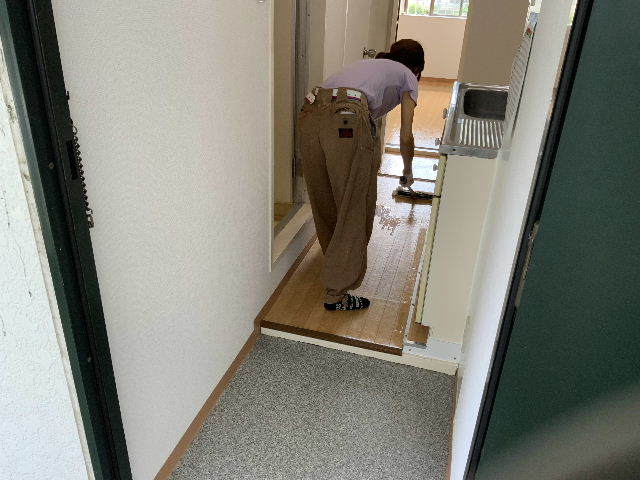 47日目・動く便器と2階・3階の仕上げ_f0031037_19403621.jpg