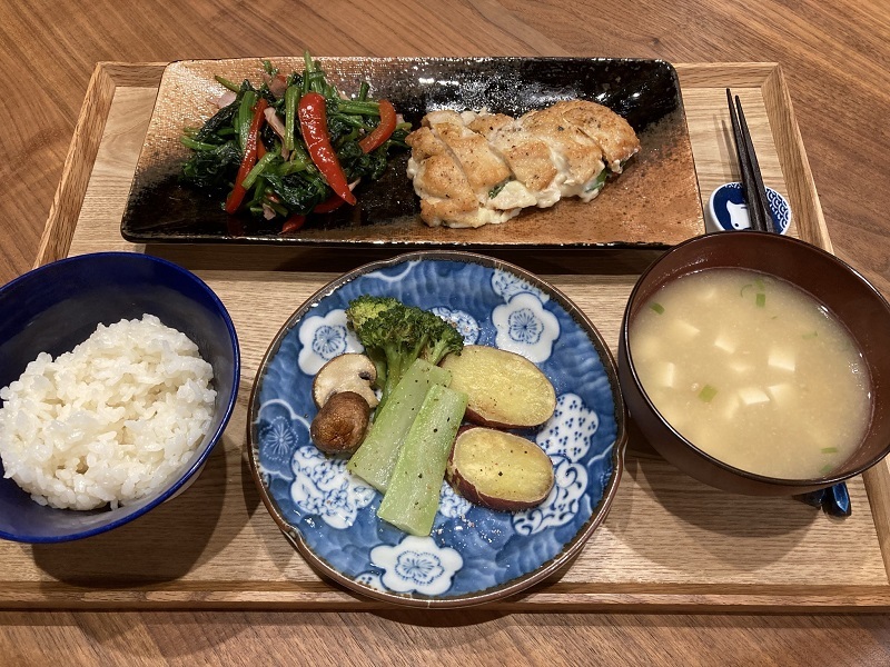 献立 鶏むね肉の大葉 チーズはさみ焼き ほうれん草とパプリカとハムのバターソテー 焼き野菜 納豆汁 Kajuの 今日のお料理 簡単レシピ 献立 鶏むね肉の大葉 チーズはさみ焼き ほうれん草とパプリカとハムのバターソテー 焼き野菜 納豆汁 Kajuの 今日のお料理 簡単レシピ