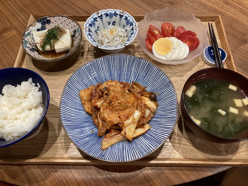 献立 豚キムチ 冷奴に大葉と茗荷胡麻油ポン酢 しらすおろし 茹で卵とトマトのマリネサラダ ワカメと豆腐と油揚げのお味噌汁 Kajuの 今日のお料理 簡単レシピ 献立 豚キムチ 冷奴に大葉と茗荷胡麻油ポン酢 しらすおろし 茹で卵とトマトのマリネサラダ ワカメと豆腐と油揚げのお味噌汁 Kajuの 今日のお料理 簡単レシピ