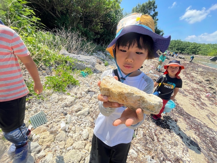 夏のあおぞら学童クラブ〔8/31〕中城村にある化石を探索。3つの時代、3種類の岩石を見つけて自分の標本BOXも作りました！_d0363878_18143829.jpg