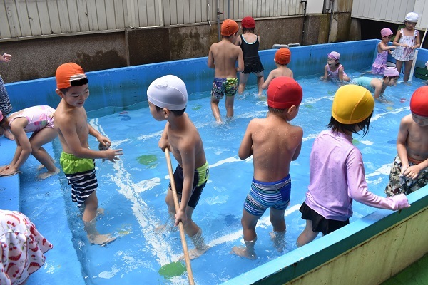 ゆり組　マリア園最後のプール遊び…_c0212598_14145092.jpg