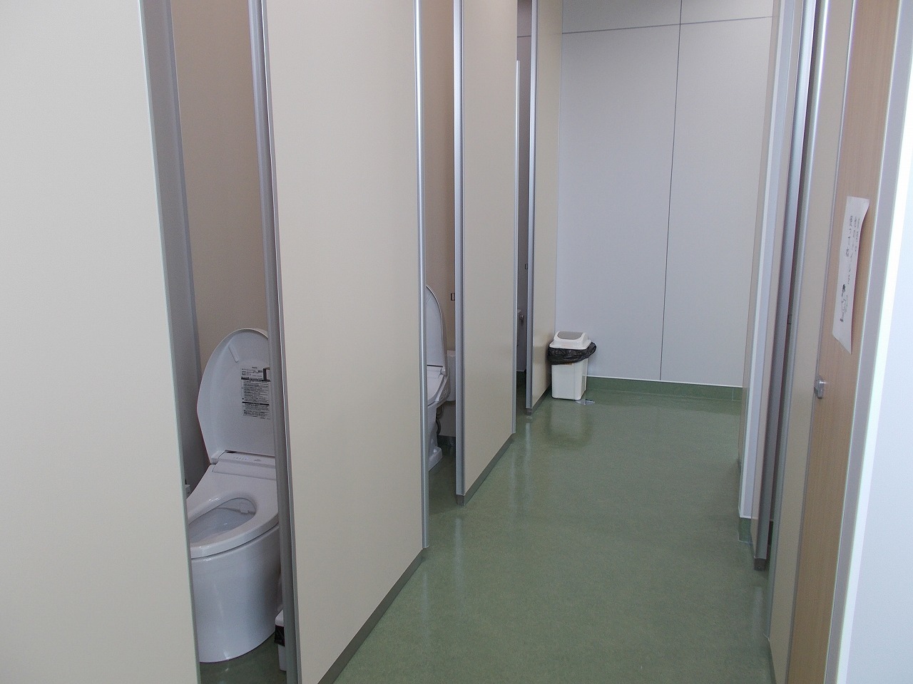 北館　東・西トイレが完成しました。_d0172404_14525170.jpg