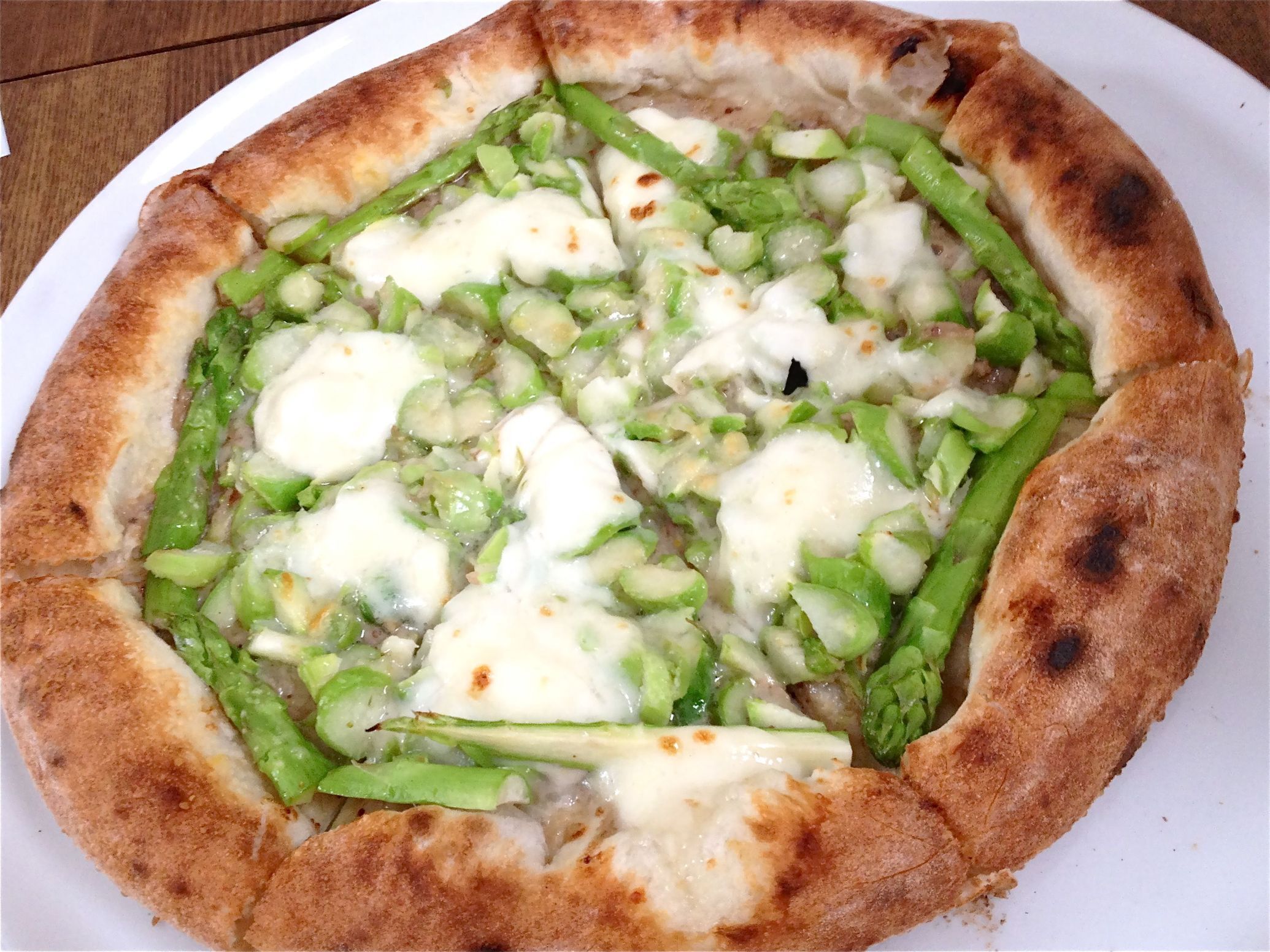 絶品の「季節野菜のピッツァ」!!──「エンボカ 軽井沢」 (enboca軽井沢)_d0352022_17590204.jpeg