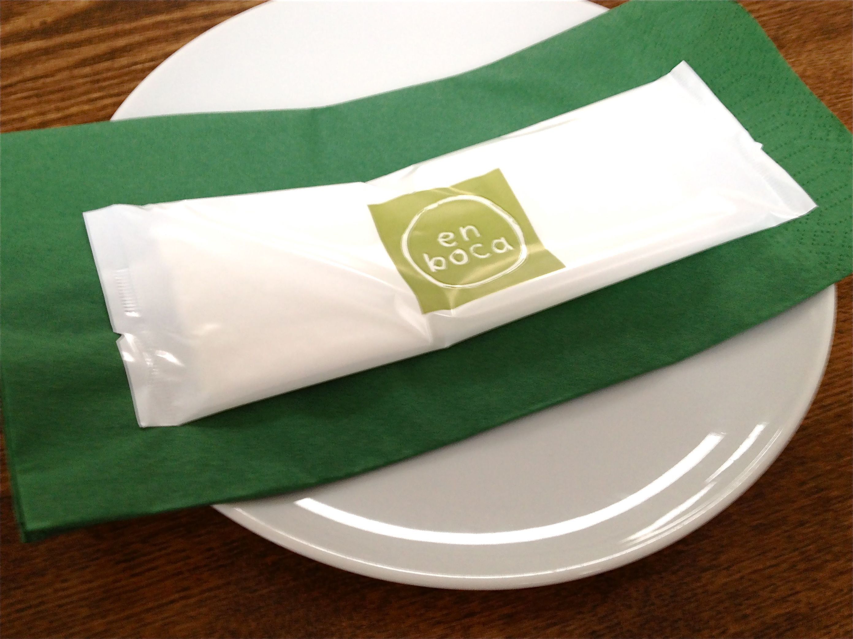 絶品の「季節野菜のピッツァ」!!──「エンボカ 軽井沢」 (enboca軽井沢)_d0352022_17594348.jpeg