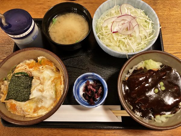 老舗で名物のドミカツ丼をいただく_c0081462_21292115.jpg