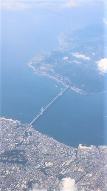 瀬戸内海を通って宇和島へ 空の旅も楽しいもの 瀬戸大橋の絶景と小島を渡る遊覧船 瀬戸内海の造船所 全日空で伊丹空港から松山空港への旅 仙台藩と宇和島城の関係 藤田八束の日記