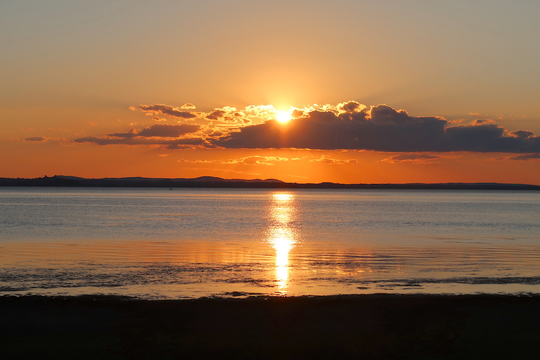 あらそんな おかげでゆっくりと愛でる夕景、トラジメーノ湖_f0234936_08170559.jpg