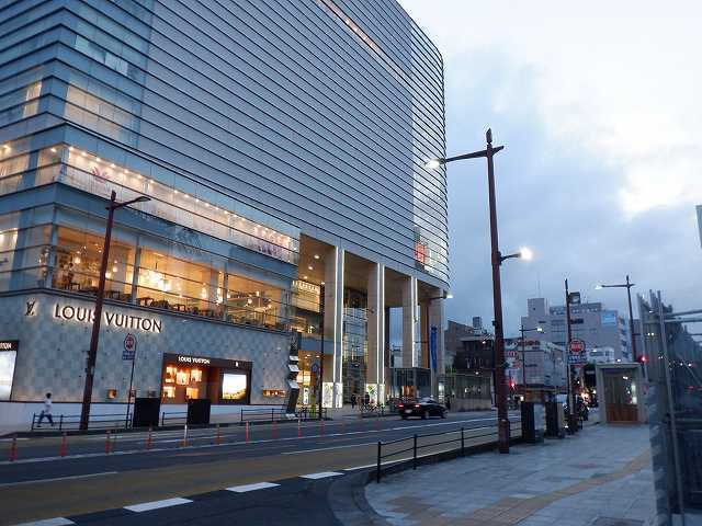 京成デパートと新市民会館間に歩道橋をつくる_b0330744_00423593.jpg