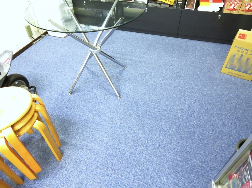 『サンゲツ』の『NTカーペットタイル』を納めました by interior styling of bright_c0157866_18561184.jpg