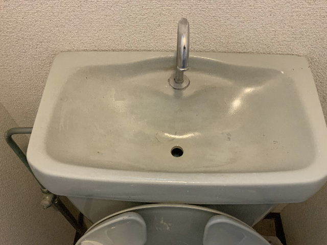 賃貸緊急工事・トイレの水漏れ_f0031037_18542755.jpg
