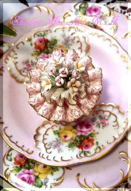 可愛い 藤田三歩作品 Spring Road Shadow Box Art