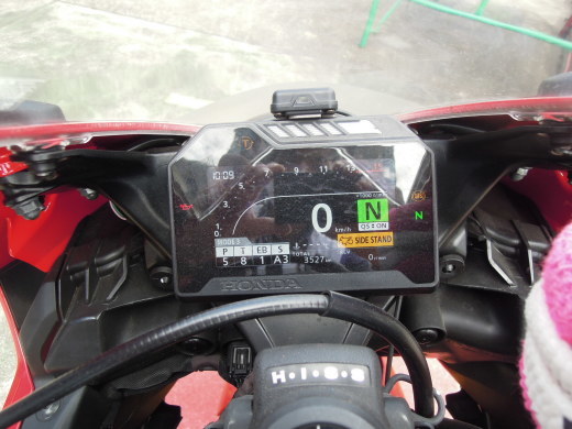 CBR1000RR-SPの上物入荷?ですやん!_f0056935_13120049.jpg