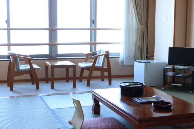和室の旅館で心地よく過ごすためには、まず荷解きを_f0354014_18131416.jpg